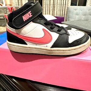 Nike Court Borough Mid 2